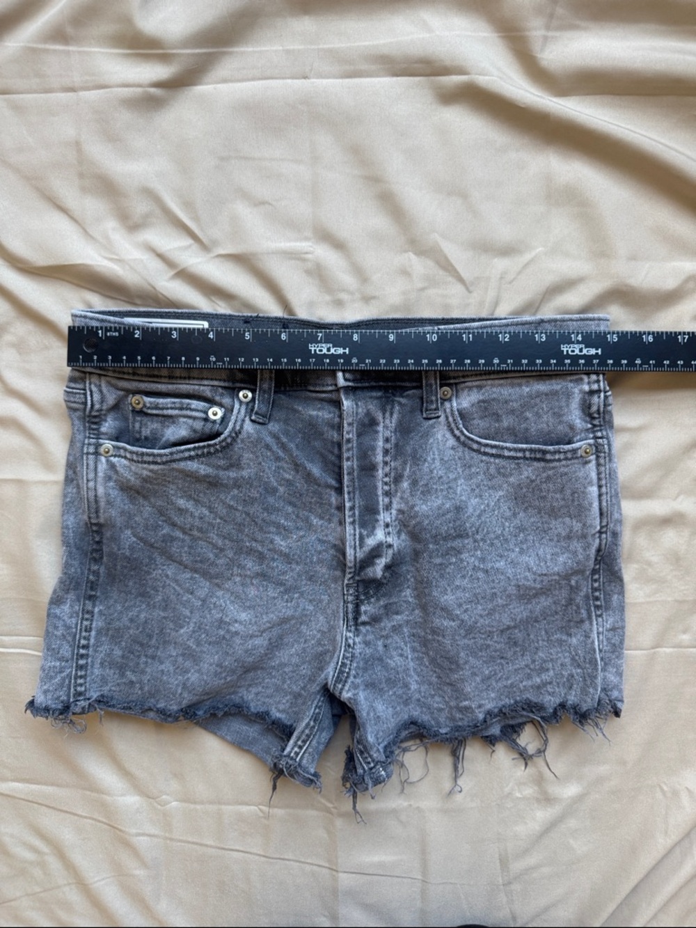 Women’s Gap Cheeky Short High Rise size 8 R Grey Acid Wash - Picture 3 of 9